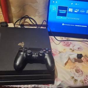 Sony PlayStation 4 Pro 1t 黑色遊戲機全套連game [留意內容]