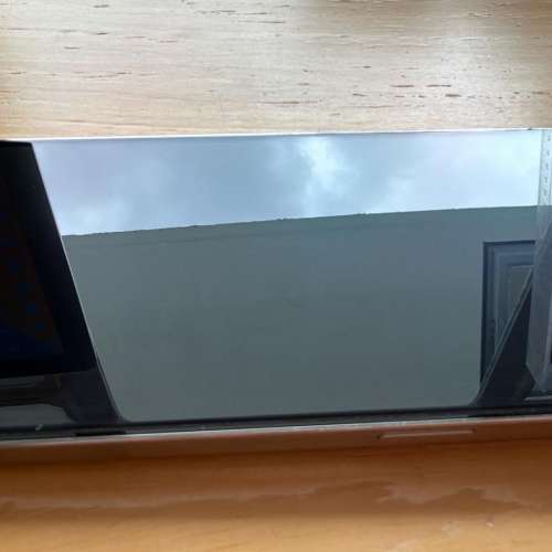 原裝香港行貨14 pro max 128G， 銀色, 長用保護殼同mon貼，冇整過,冇拆過，99%新，...