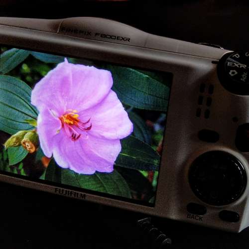 罕有放售八九成新富士 F800 EXR 高階隨身寶輕便相机