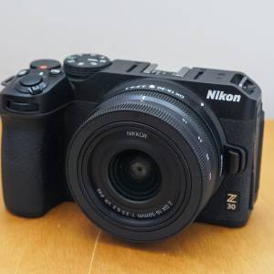 Nikon Z30 + 16 - 50 mm 鏡頭 + 機身皮套