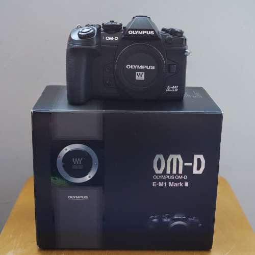 Olympus OM-D E-M1 iii + 兩粒原廠電池