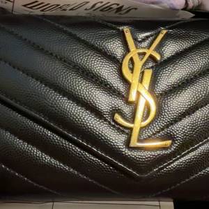 USL黑色長銀包款