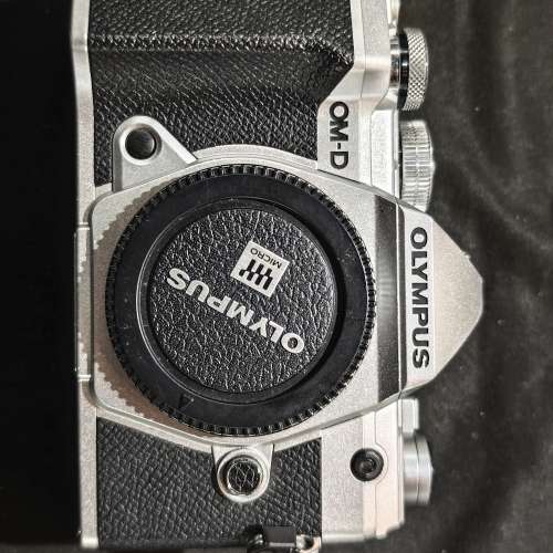 OLYMPUS E-M5 III 奧林巴斯 EM5III EM5M3 EM5 三代 機身 快門 SC:4xxx 95%new 跟2電...