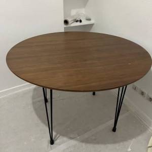 圓形伸縮木桌