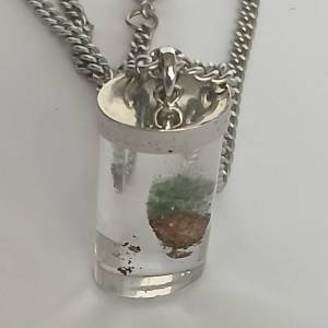 巴西水晶綠幽靈吊墜，30&times;14&times;9mm,, 焊口銀頭 配上不銹鋼24吋頸鏈，no.D21.1.26