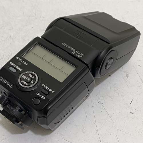 Olympus FL-600R 閃燈