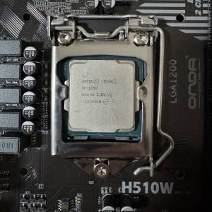 intel Xeon W-1250 ( i5-10400 ) + 主板