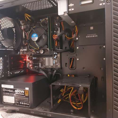 屯門良景輕鐵站交收 即買即用 Intel&reg; Core&trade; i5 電腦一部 Windows 11 系統