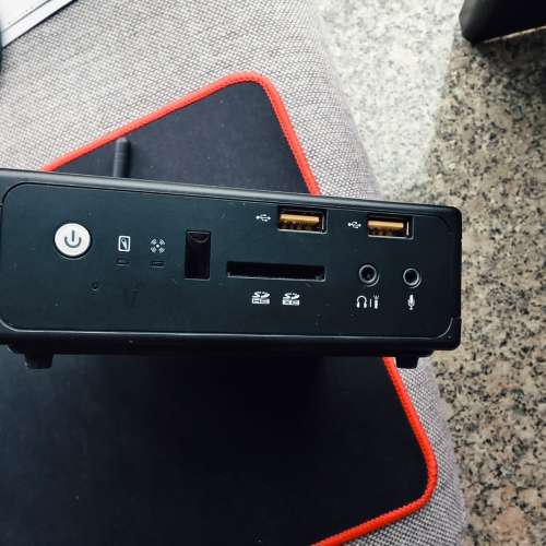 Zotac 小電腦，型號 ZBOX-CI320NANO， 可以裝 Windows
