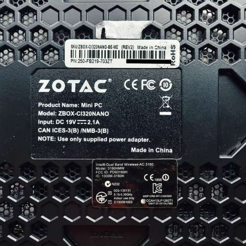 Zotac 小電腦，型號 ZBOX-CI320NANO， 可以裝 Windows