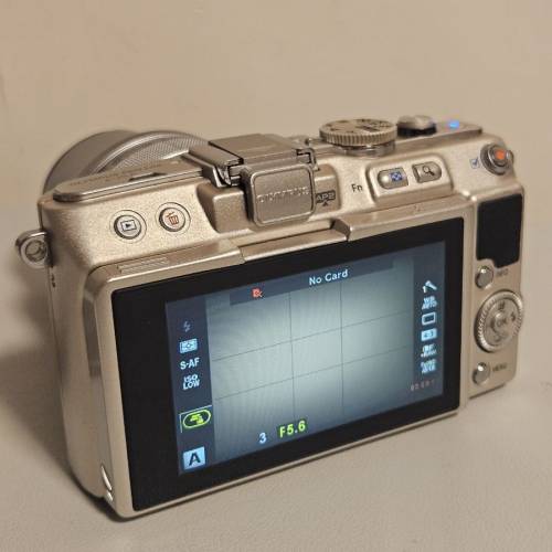 olympus EPL6 14-42 lens