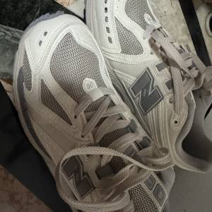 New Balance 1906R US10