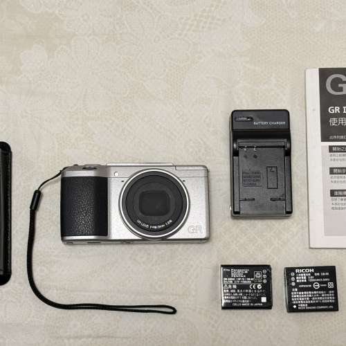 [收藏級] Ricoh GR II (80週年銀色限量版) 95%新、快門僅3332次