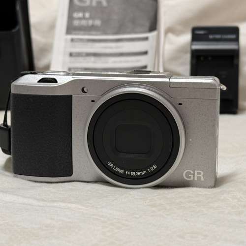[收藏級] Ricoh GR II (80週年銀色限量版) 95%新、快門僅3332次