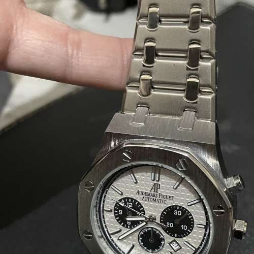 銀色三圈六針手錶