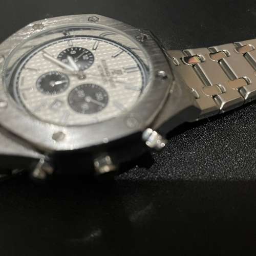 銀色三圈六針手錶