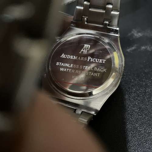 銀色三圈六針手錶