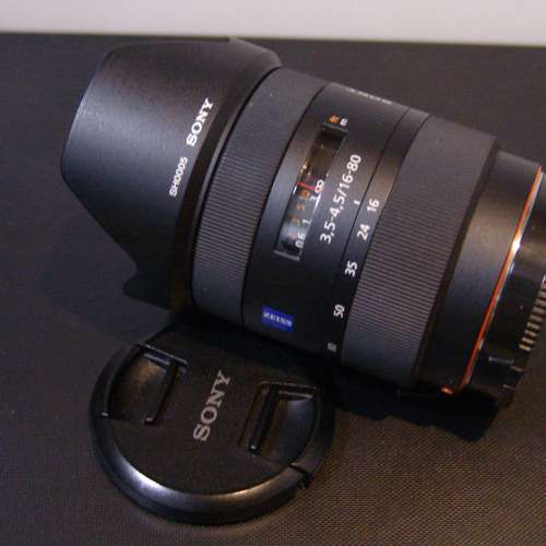 Sony  AF16-80mm Carl Zesis  + AF16-105mm DT --- A mount