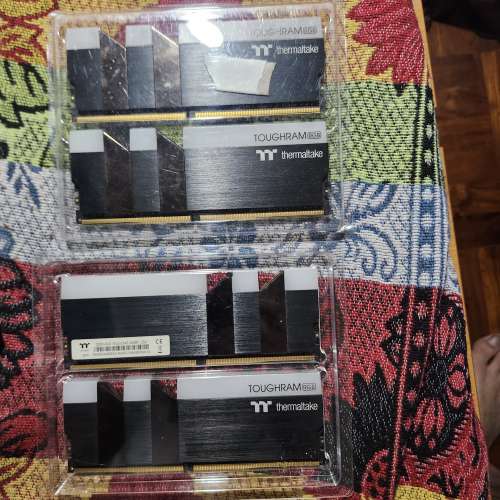 Tough Ram RGB 4000Mhz DDR4 8Gb x 4