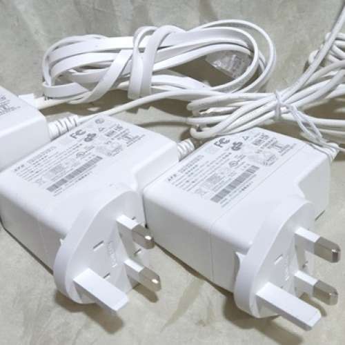 LINKSYS MX4200 WIFI 6 三隻, 共售680, 其中一隻的一面變黃