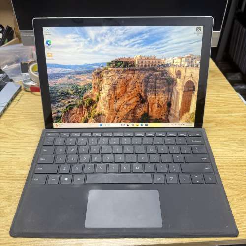 [平板] Microsoft Surface Pro 5 (Core i5 / 原裝鍵盤 / 12.3" Touch / Win 11 / ...