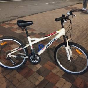 18 速 成人單車一部 ，24吋，不可摺。