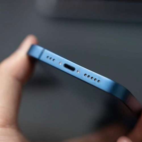 iPhone 13 128gb，battery 100,港行雙卡，剛換新電，電池健康度100，再戰3年冇問題！