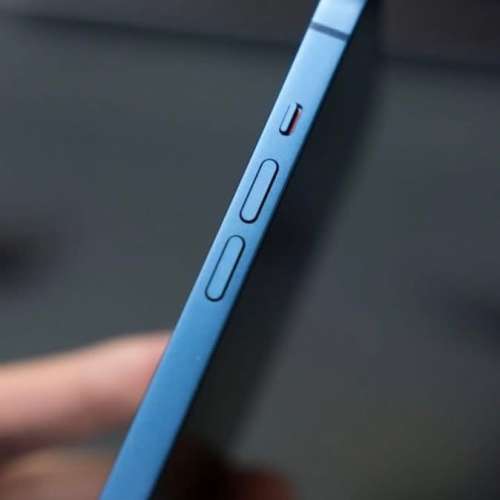 iPhone 13 128gb，battery 100,港行雙卡，剛換新電，電池健康度100，再戰3年冇問題！