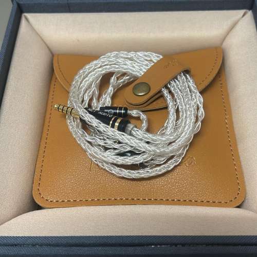 (限量發售)耳機套裝，1圈4鐵，雙氣孔技術，穩定木色系耳機1副(耳機名:木WOOD)+琉離V...