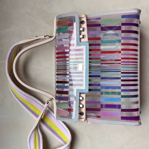 Delvaux限量 pvc袋，全新賣緊1萬