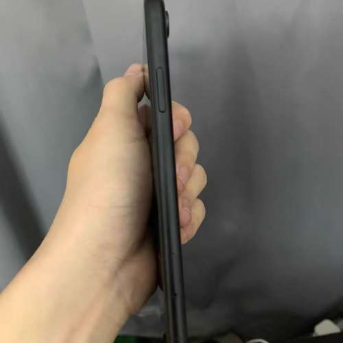 Apple iPhone XR 128G 黑色 港行，雙咭雙待，功能全部正常運作，電池效能96 %，電池...