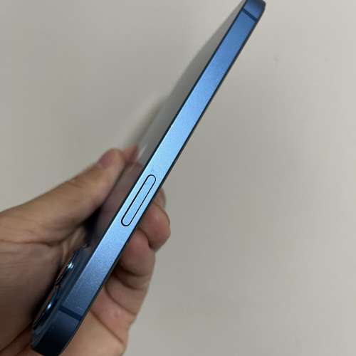 iPhone 13 128gb，港行雙卡，剛換新電，電池健康度100，再戰3年冇問題！