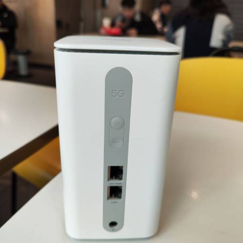 oppo 5G CPE T1a WiFi Router： 5G sim