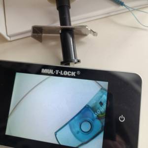 8成新 MUL-T-LOCK GotU 120 數碼鏡頭貓眼 4吋Mon (用4xAAA, 沒有錄影觸屏)