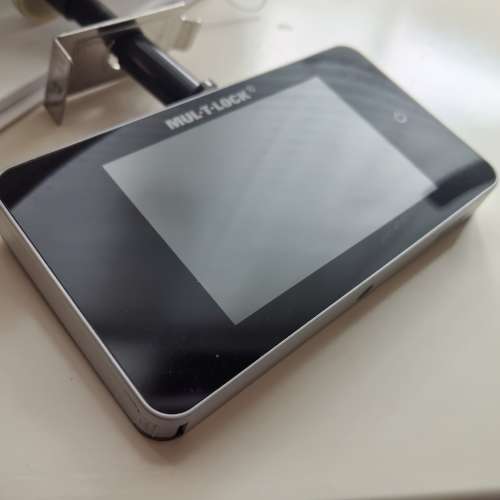 8成新 MUL-T-LOCK GotU 120 數碼鏡頭貓眼 4吋Mon (用4xAAA, 沒有錄影觸屏)