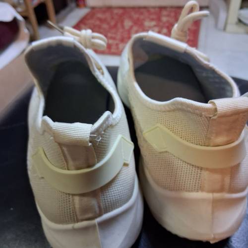 全新休閑運動鞋