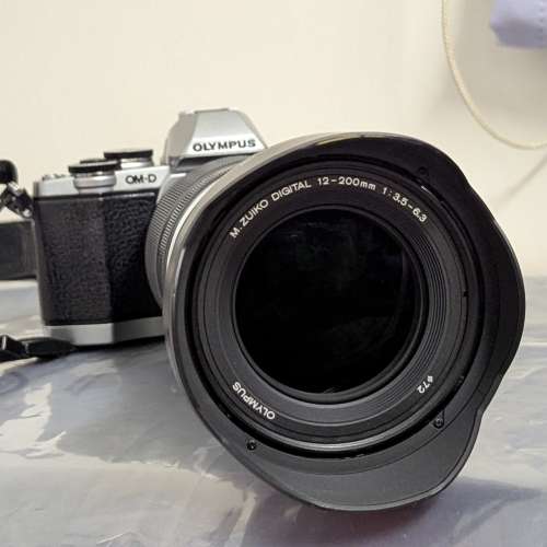 Olympus EM10 + OM 12-200mm