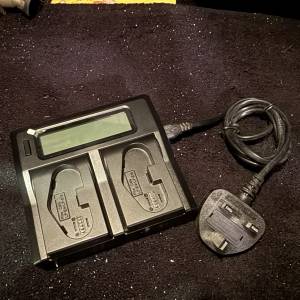 Canon LP-E4/LP-E5/LP-E19 雙電池充電器
