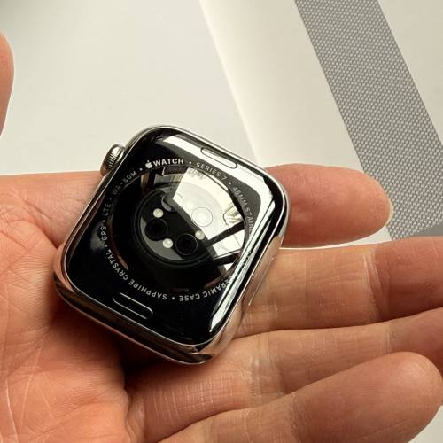 全新銀色不鏽鋼Apple Watch 8 45mm LTE