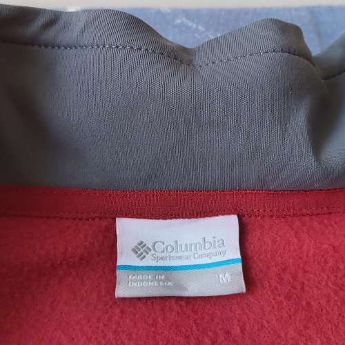 全新 Columbia 運動衣 not adidas,nike,puma,new balance,star,Fila,Converse,Levi...