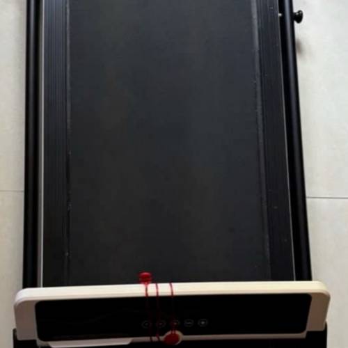 較少使用的跑步機健走機地板價轉讓