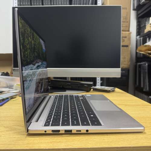 [全金屬] Samsung 7 NP730XBE (8代 4核 i5 / 13.3" 全高清 / Win 11 / 永久Office ...