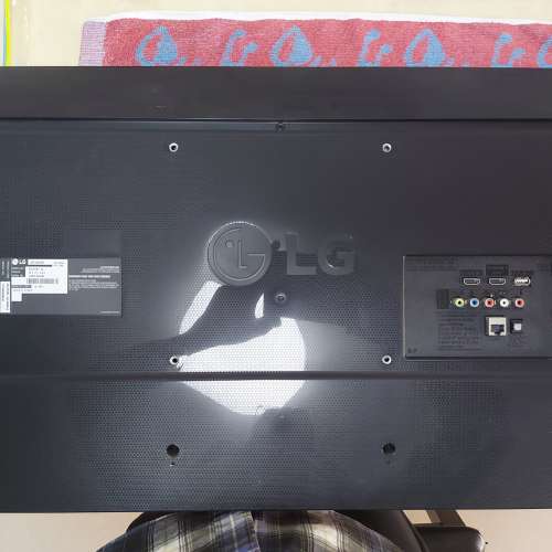 屯門良景輕鐵站交收 LG 電視 32" HD Smart TV 智能電視 LJ57 Series