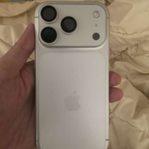 放二手（只用左一星期）全套iPhone256gb銀色 購自smartone 有收據