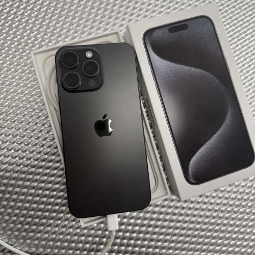 99.9新iPhone 15pro max 512gb,battery 100,港行雙卡黑色鈦金屬,電池健康度100，冇...