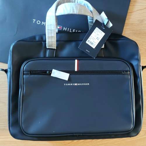 Tommy hilfiger. 公事包斜咩袋