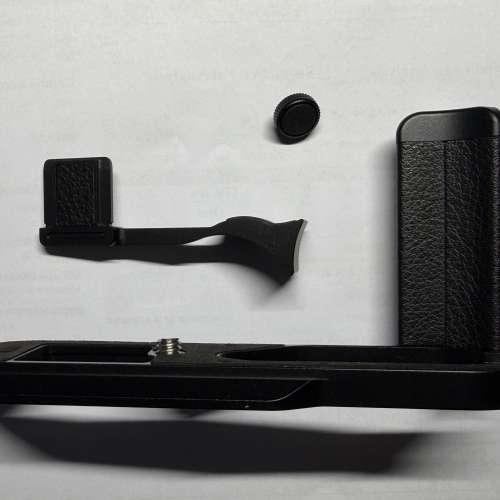 JCC Leica Q3 Black Camera and Thumb Grip with Shutter Button