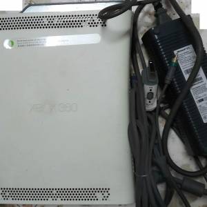 (不知好壞) Xbox 360 主機 ( 連火牛+AV線)
