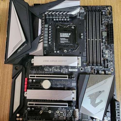 Gigabyte z390 Aorus Master 盒裝