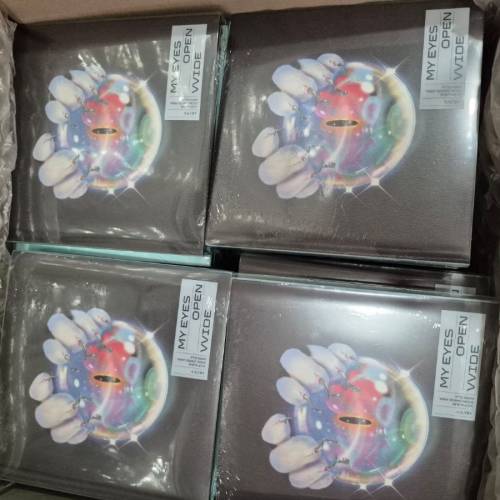 《My Eyes Open VVide》全新Meovv專輯